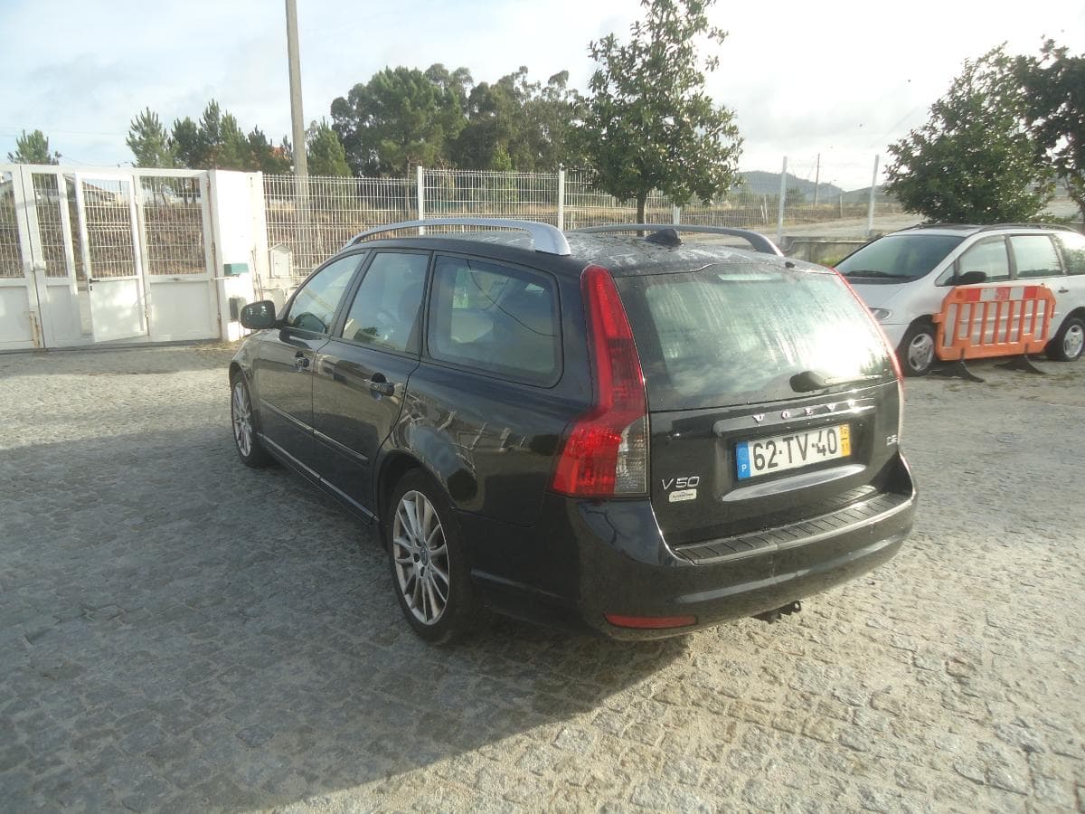 Volvo V50 — image 6