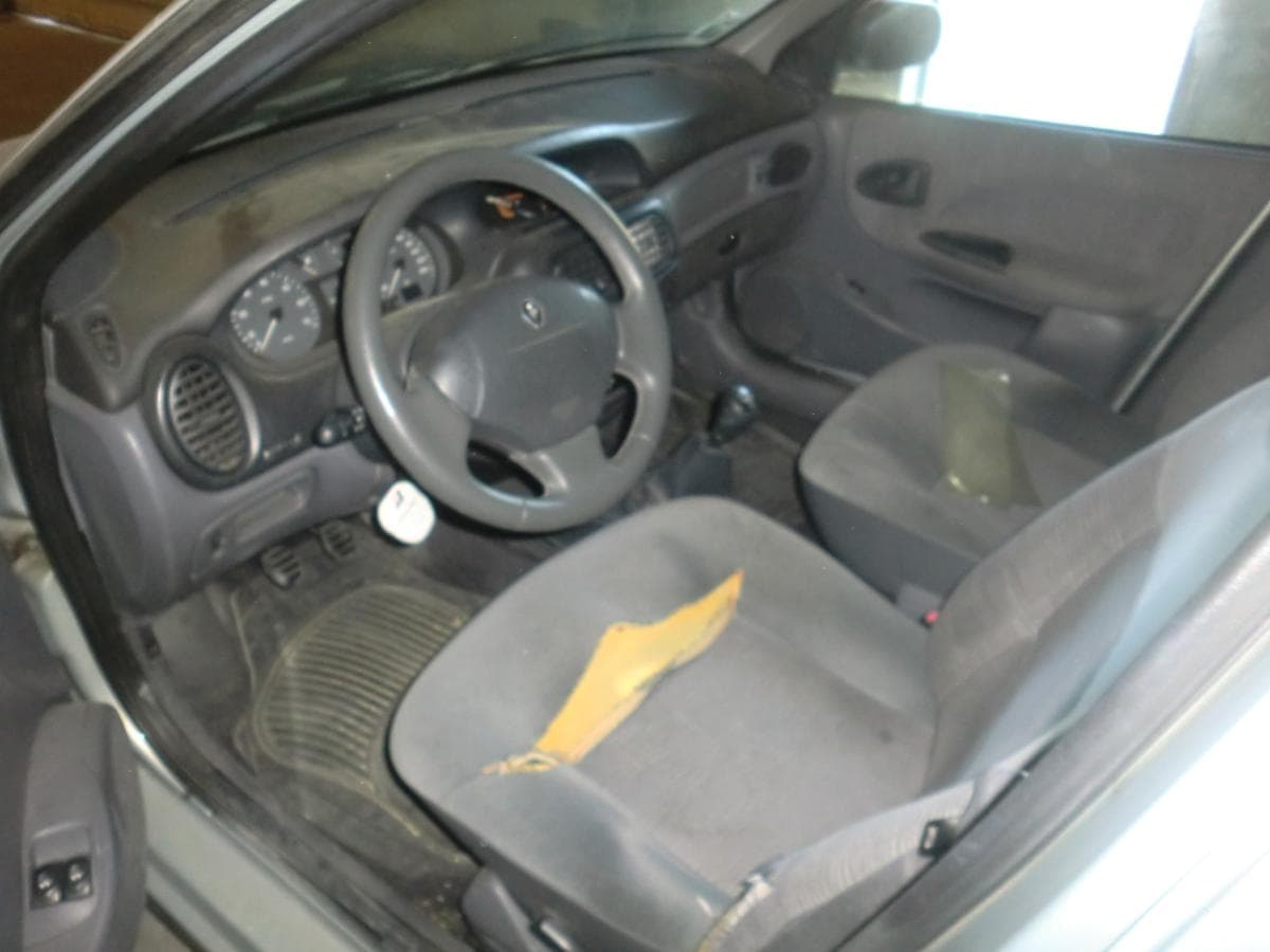 RENAULT MEGANE — image 6