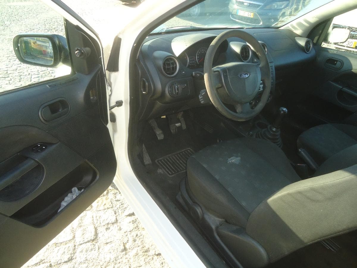 Ford Fiesta TDCI, 94-AS-76 · Paredes — imagem 7