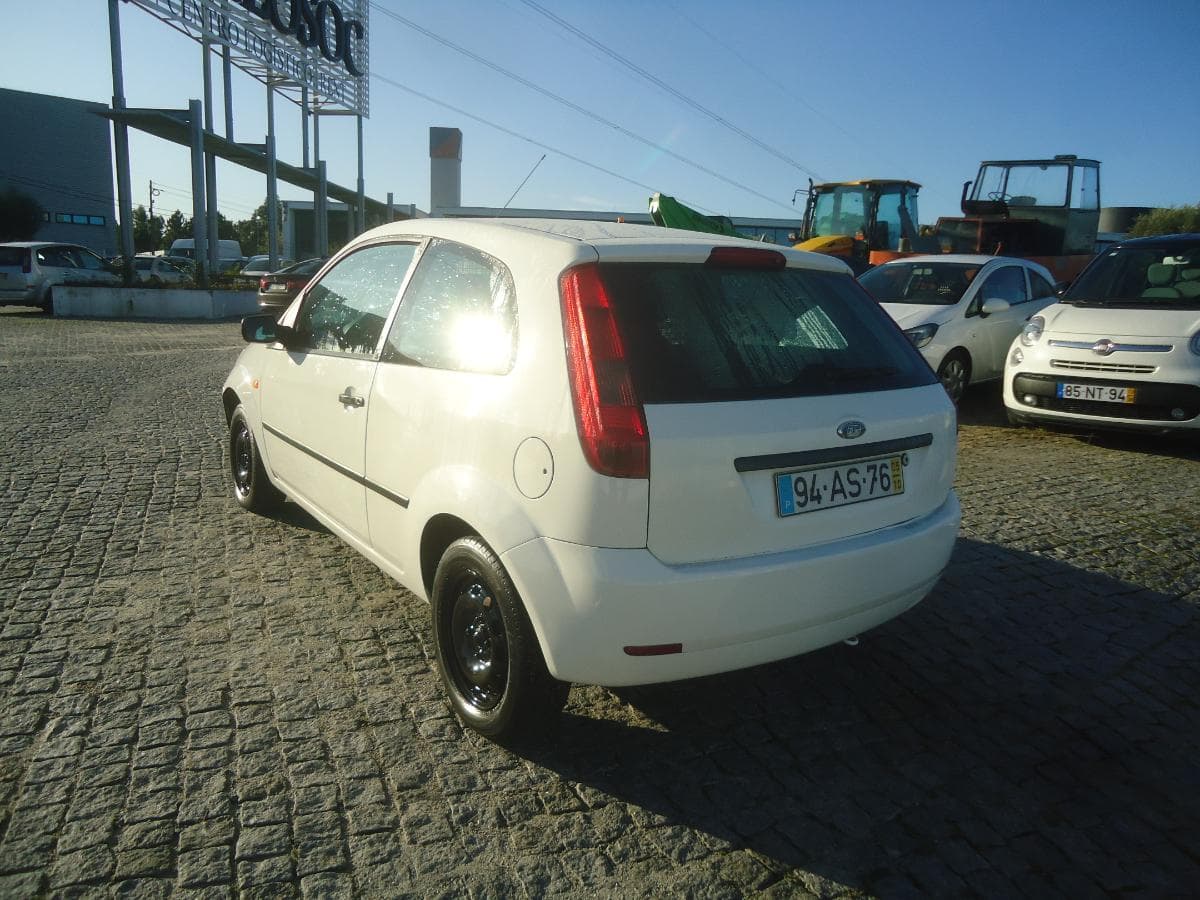 Ford Fiesta TDCI, 94-AS-76 · Paredes — imagem 4