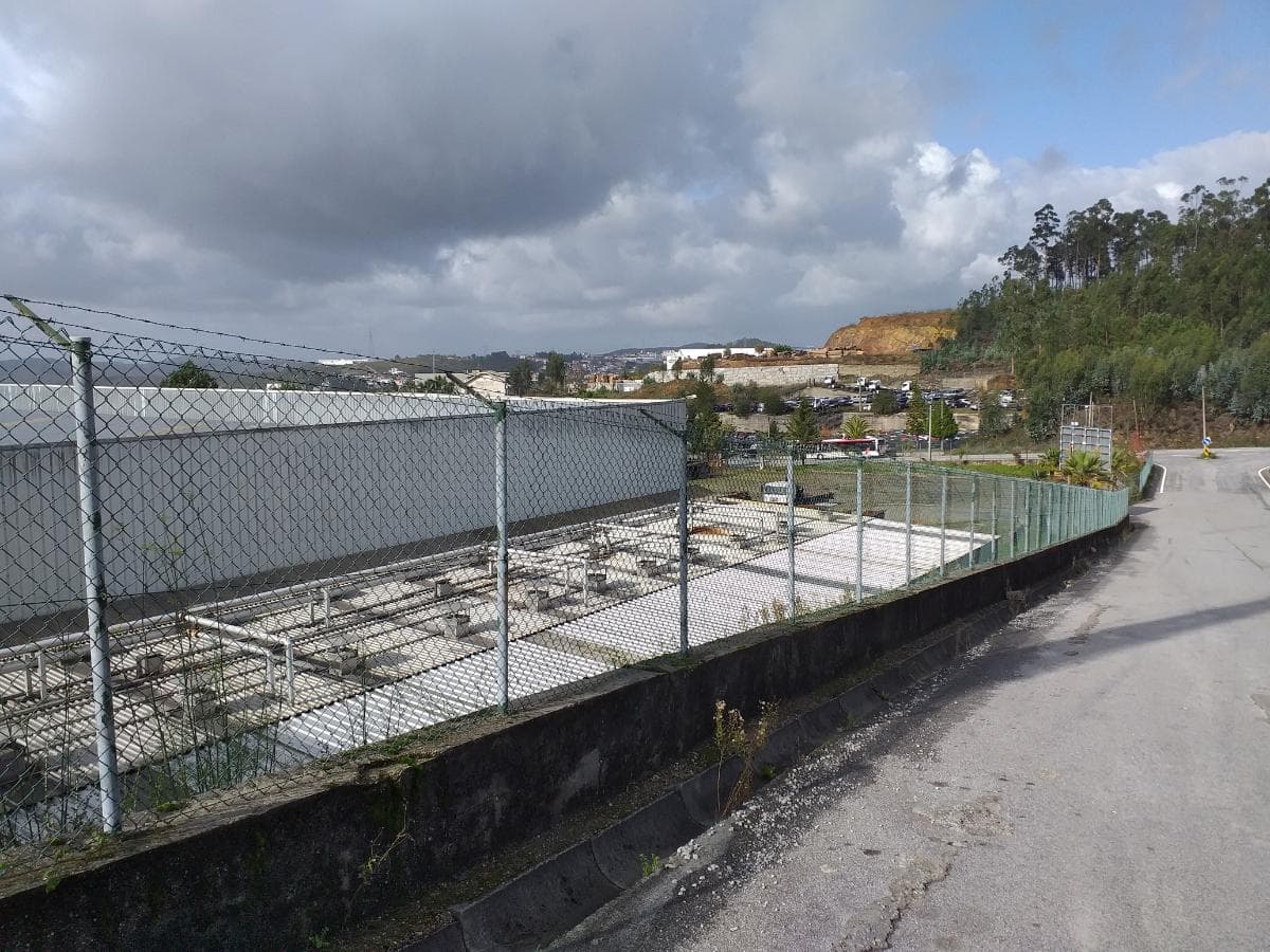 Armazém Industrial + Maquinaria + Eq. Escritório · Paredes — imagem 22