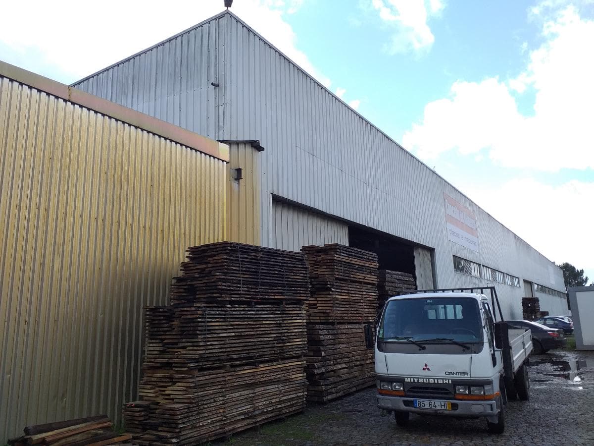 Armazém Industrial + Maquinaria + Eq. Escritório · Paredes — imagem 24