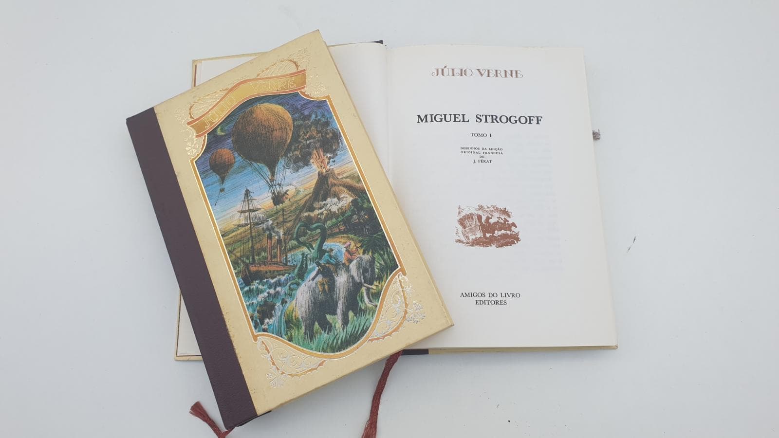2 Volumes de “JULIO VERNE”