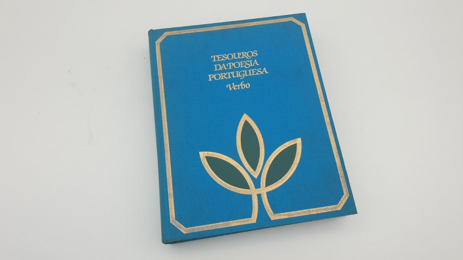 Livro com título “TESOURO DA POESIA PORTUGUESA” — imagem 1