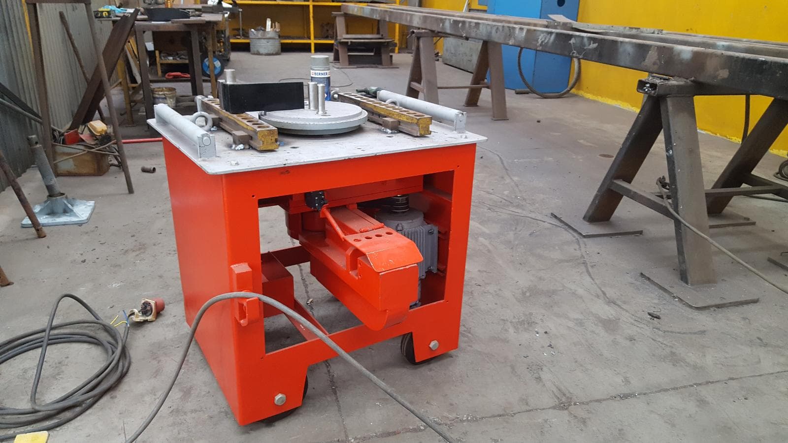 Mesa de dobrar ferro — imagem 3