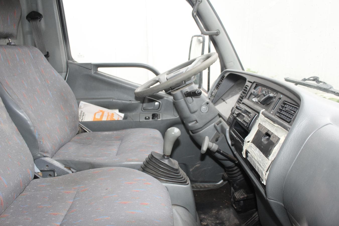 Mitsubishi Canter — imagem 4