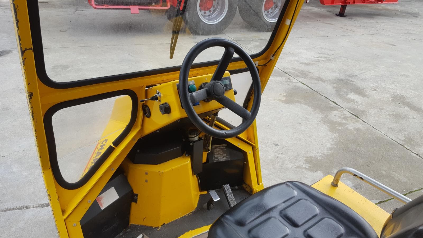 Forklift — image 6