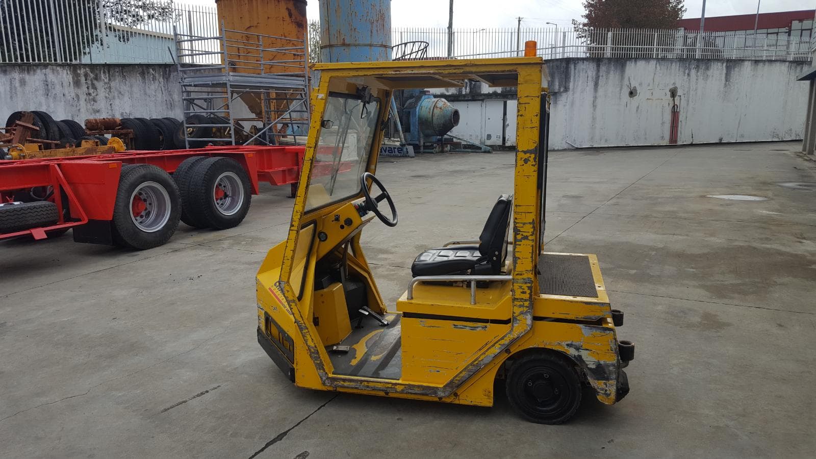 Forklift — image 3