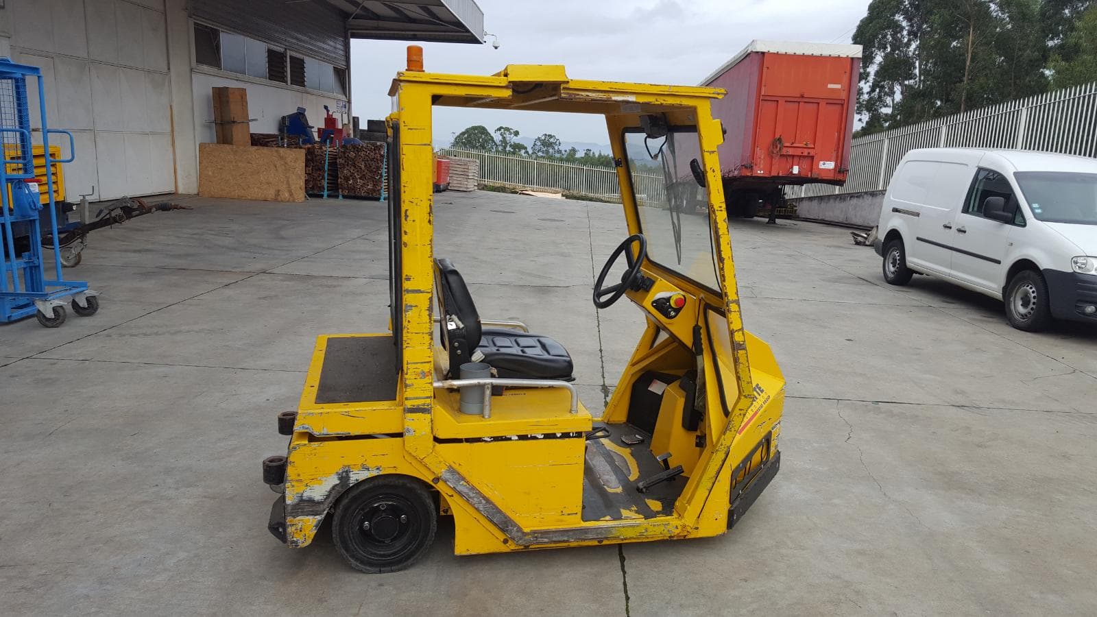 Forklift — image 2