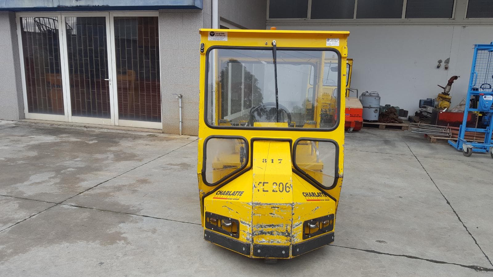 Forklift — image 5