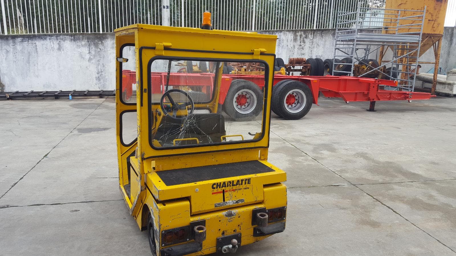 Forklift — image 4