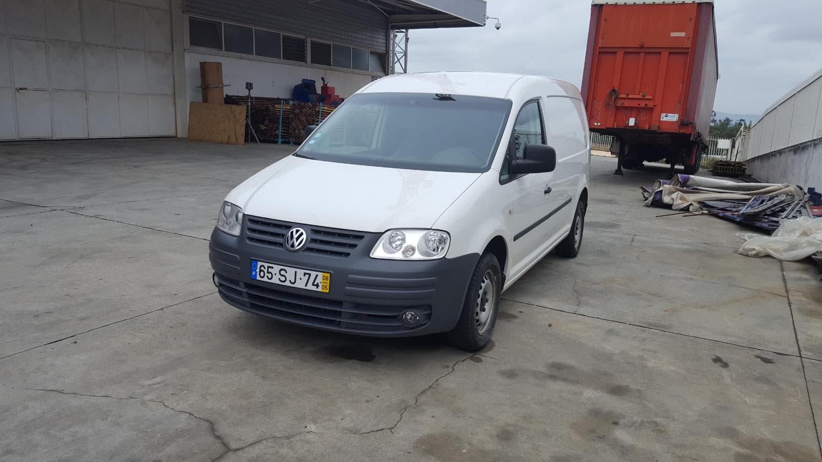 VOLKSWAGEN CADY MAXI TDI — imagen 1