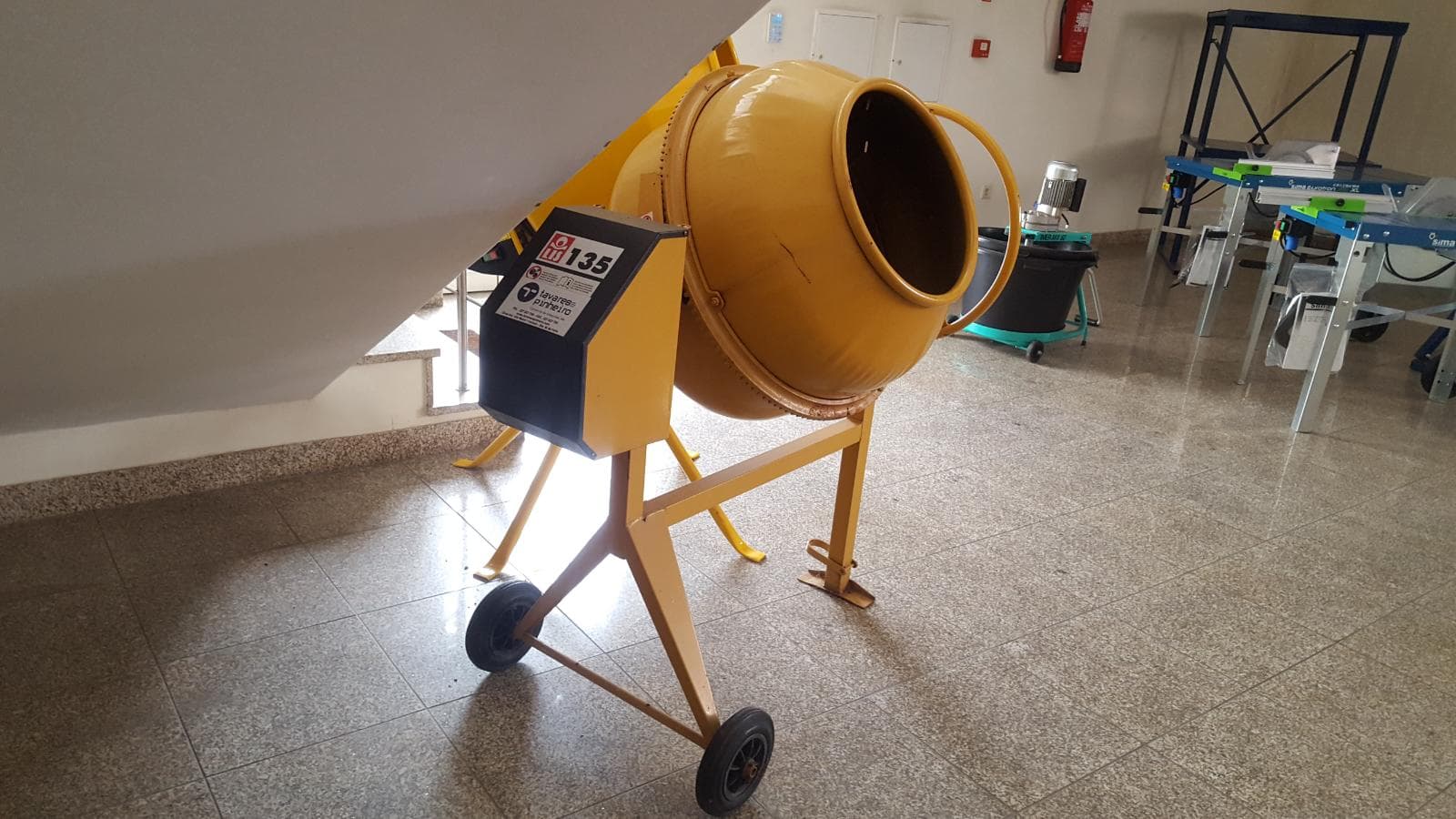 Betoneira eléctrica — imagem 1