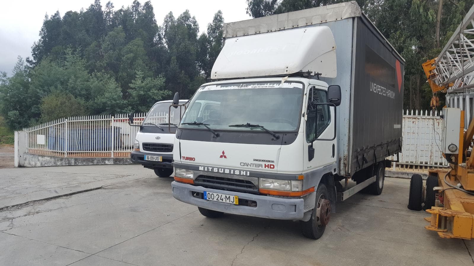 MITSUBISHI CANTER — image 1