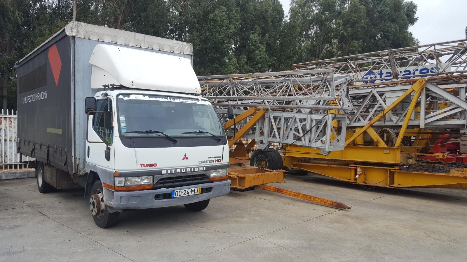 MITSUBISHI CANTER — image 8