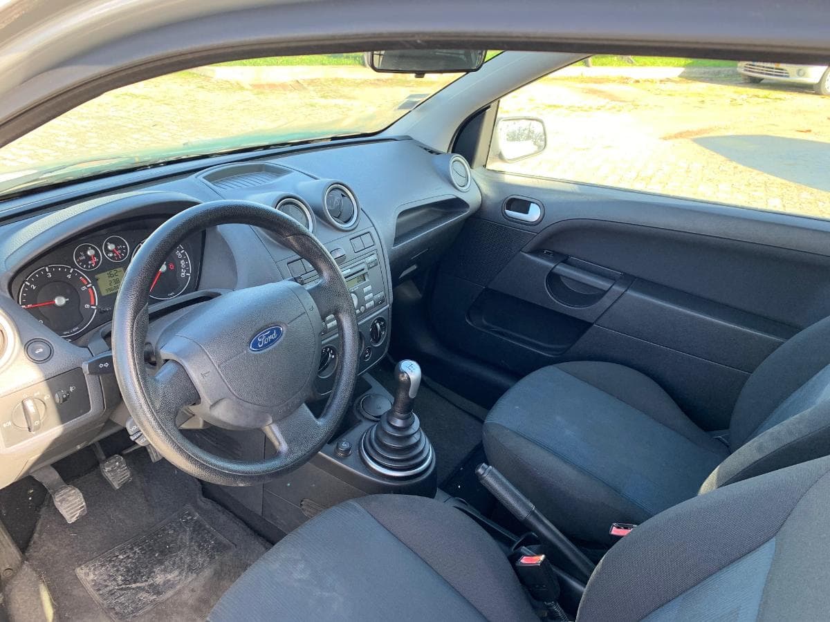Ford Fiesta 1.4 Tdci — imagem 7