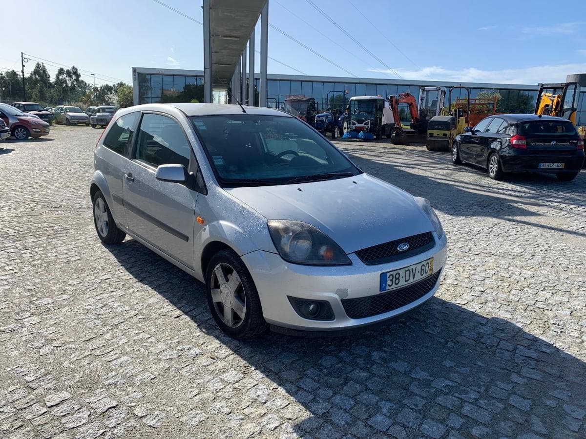 Ford Fiesta 1.4 Tdci — imagem 1