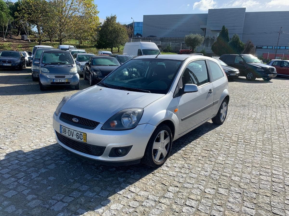 Ford Fiesta 1.4 Tdci — imagem 3