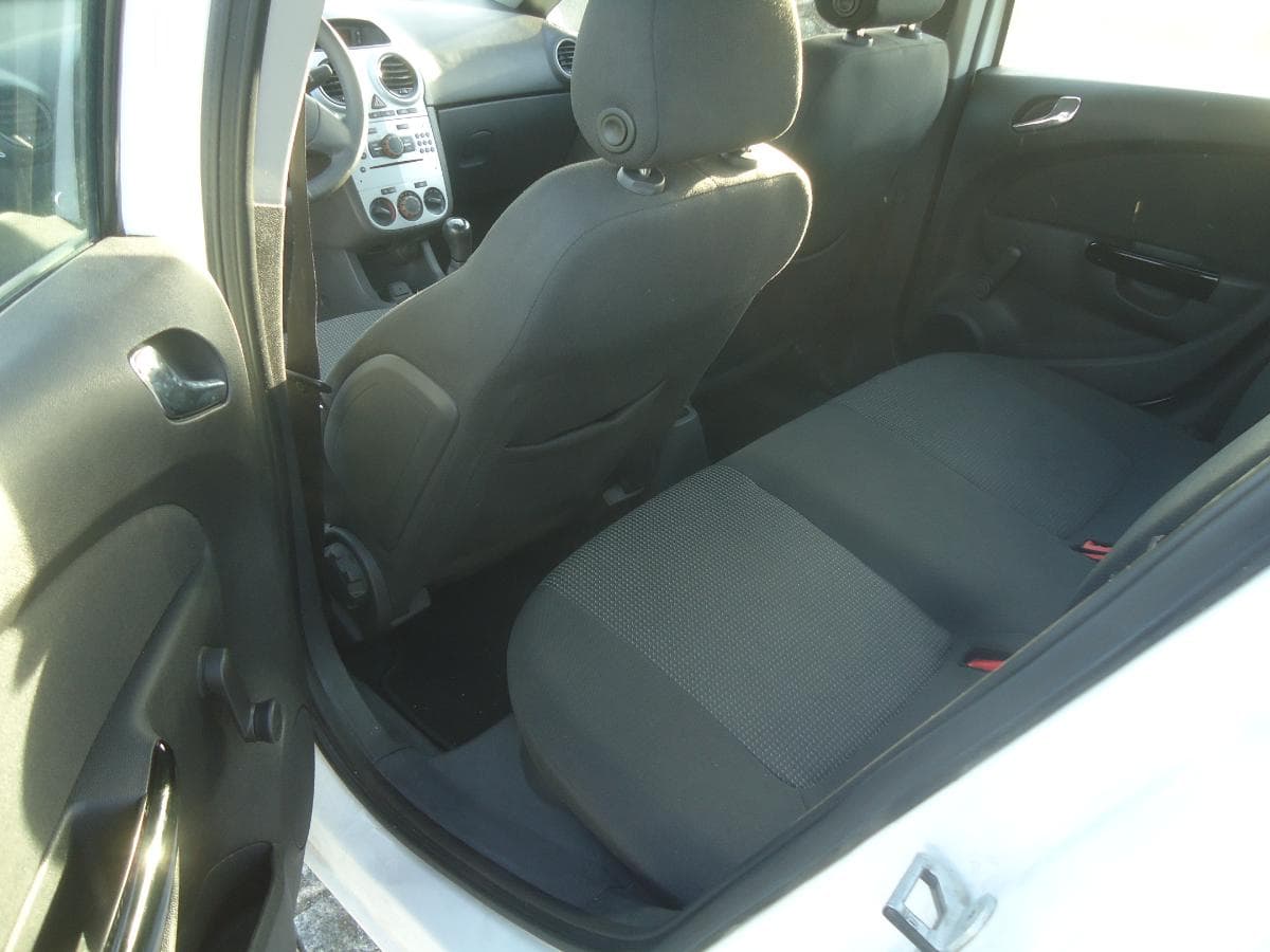 Opel Corsa 1.3 CTDI — imagem 13