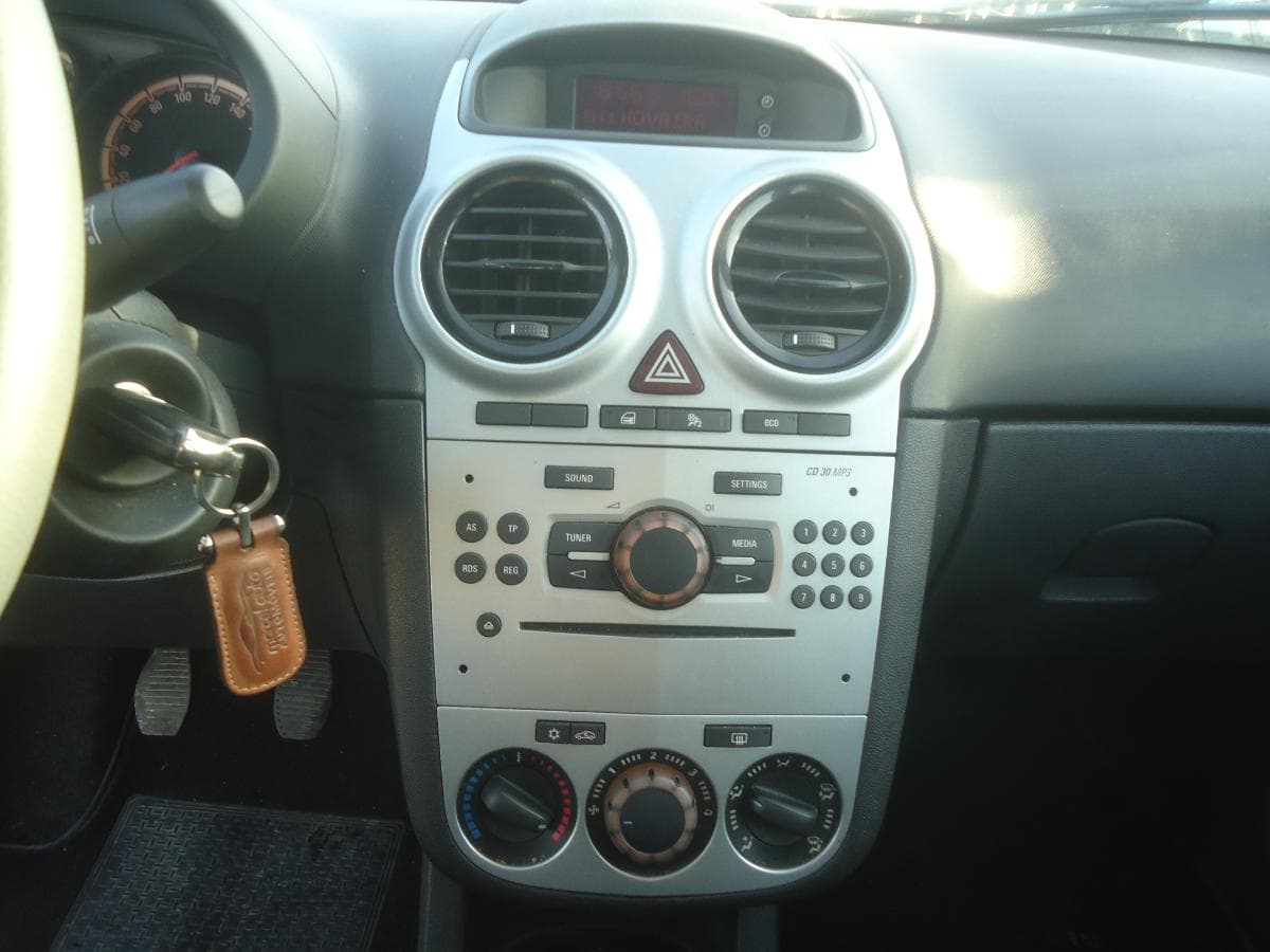 Opel Corsa 1.3 CTDI — imagem 12
