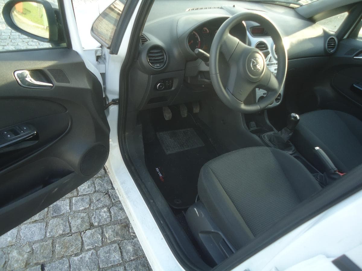 Opel Corsa 1.3 CTDI — imagem 7
