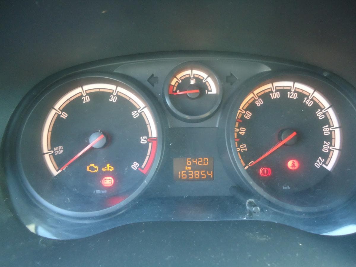 Opel Corsa 1.3 CTDI — imagem 11