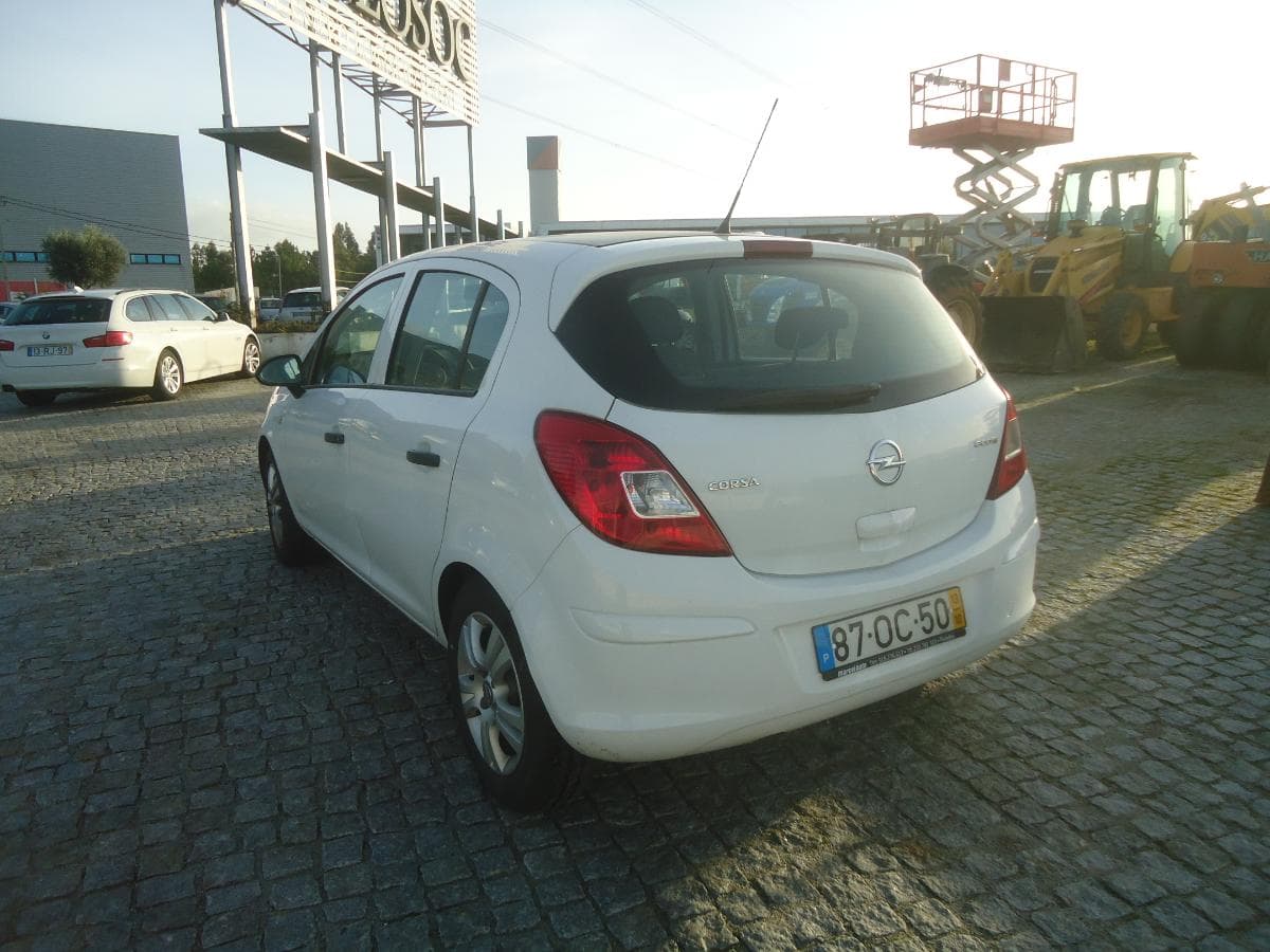 Opel Corsa 1.3 CTDI — imagem 4