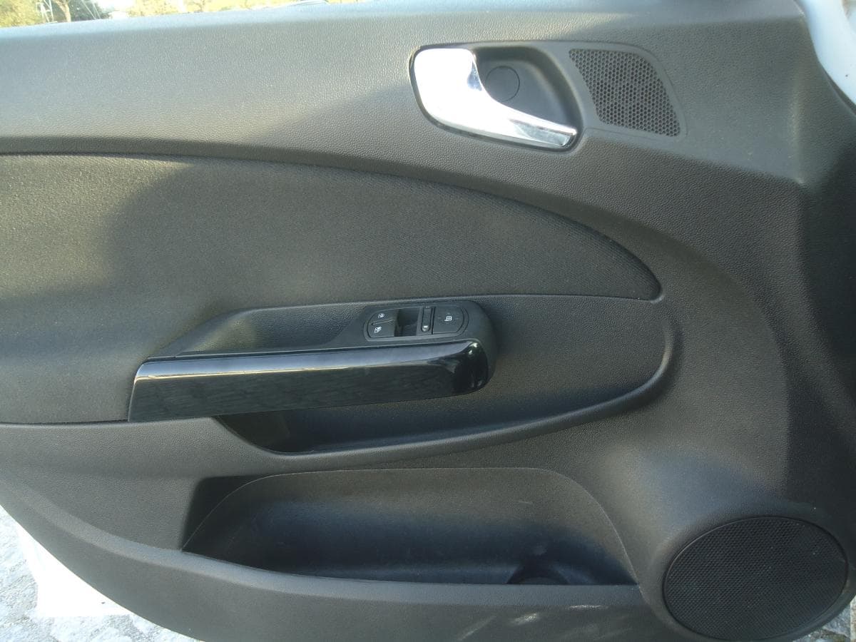 Opel Corsa 1.3 CTDI — imagem 9
