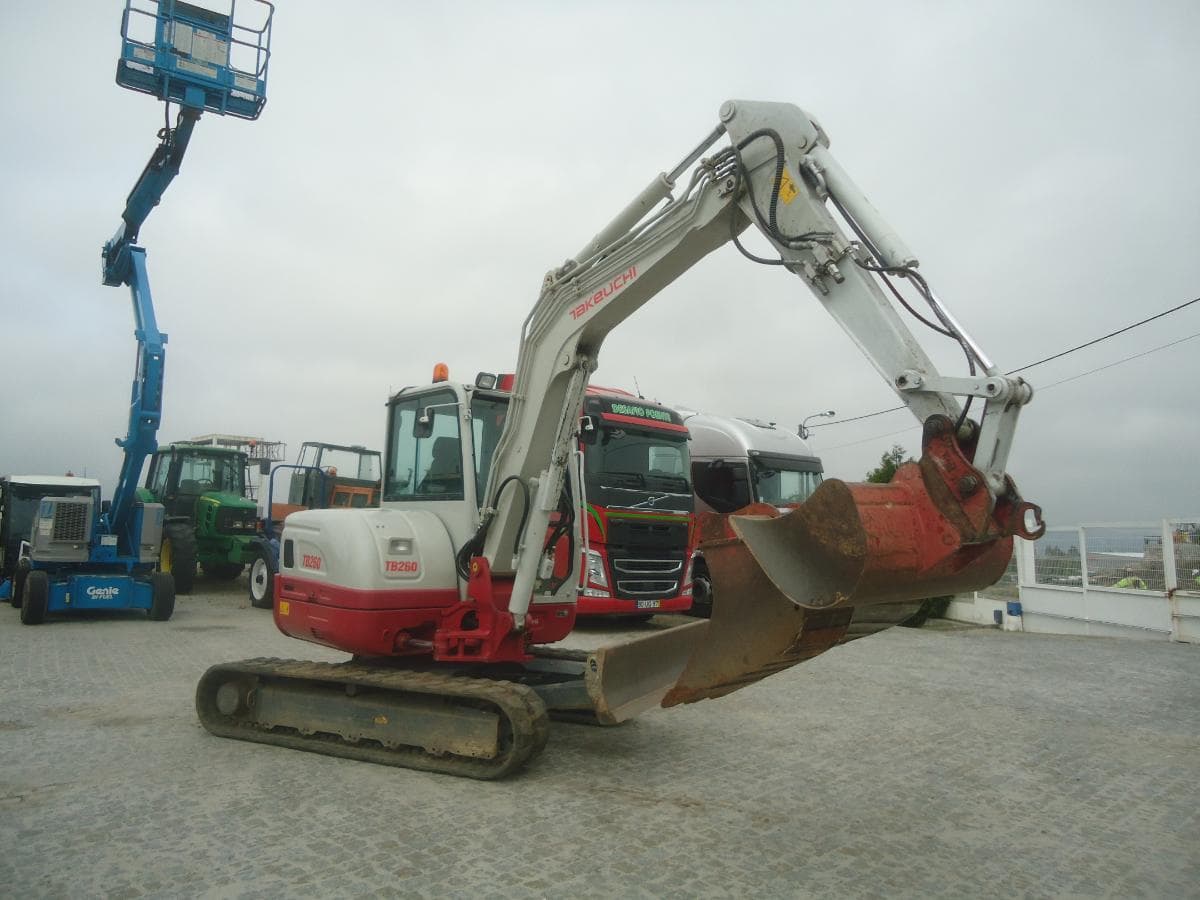 Mini giratória Takeuchi — imagem 1