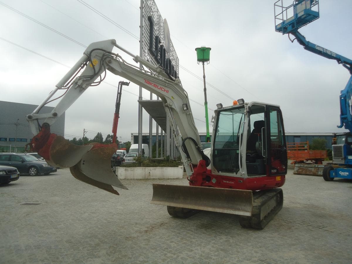 Mini giratória Takeuchi — imagem 3