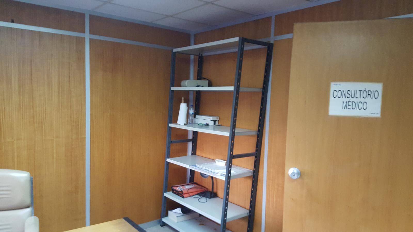 Equipamento de Escritório + Lote de Mobiliário de Criança — imagen 12