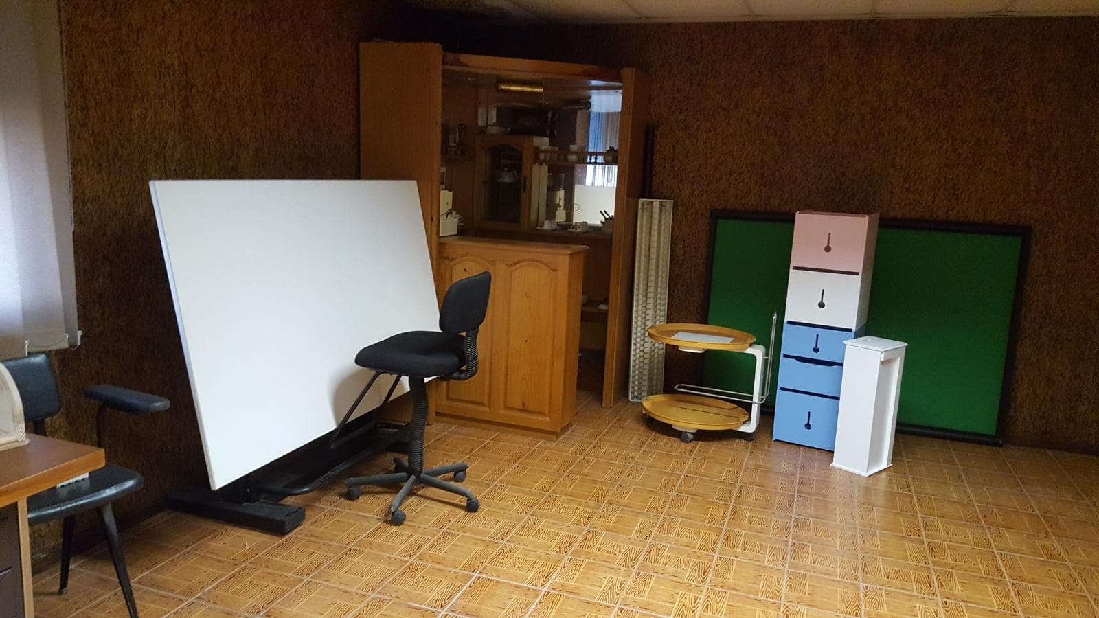 Equipamento de Escritório + Lote de Mobiliário de Criança — imagen 3