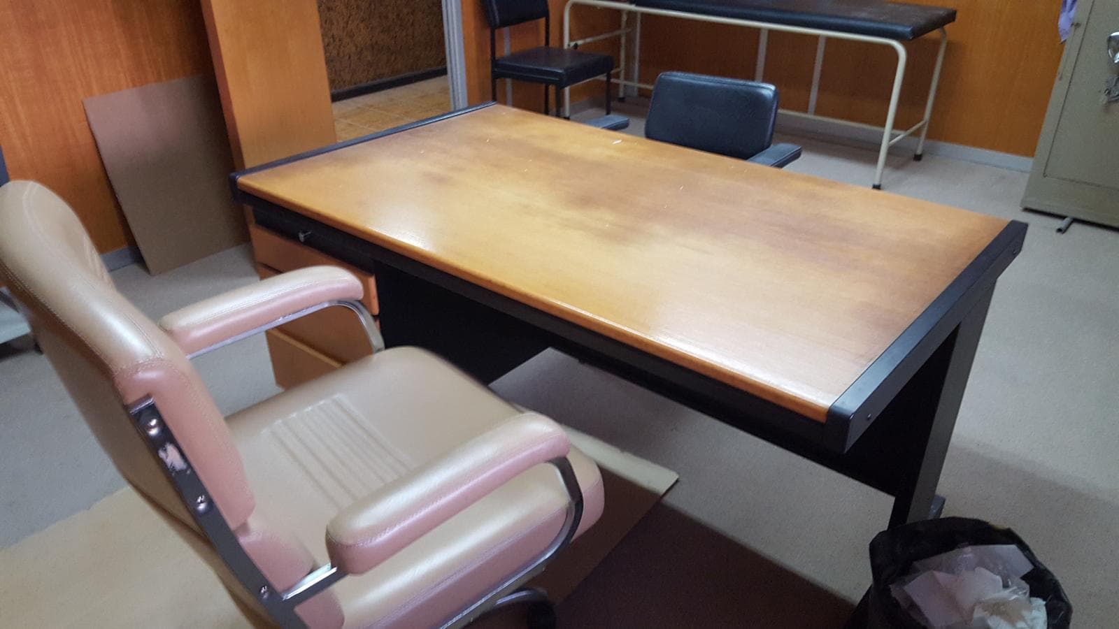 Equipamento de Escritório + Lote de Mobiliário de Criança — imagen 7