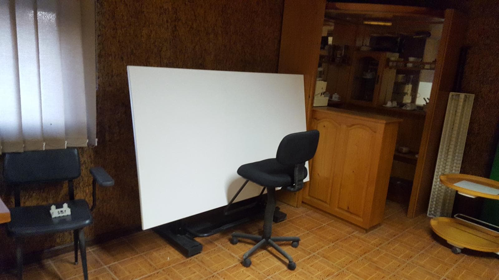 Equipamento de Escritório + Lote de Mobiliário de Criança — imagen 10