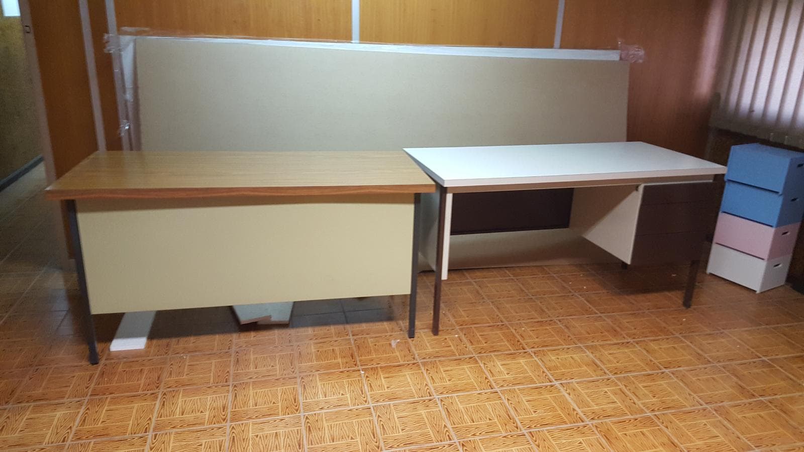 Equipamento de Escritório + Lote de Mobiliário de Criança — imagen 21