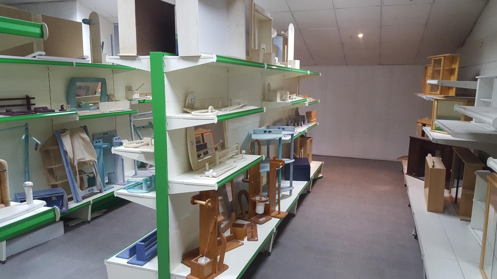 Equipamento de Escritório + Lote de Mobiliário de Criança — imagen 24