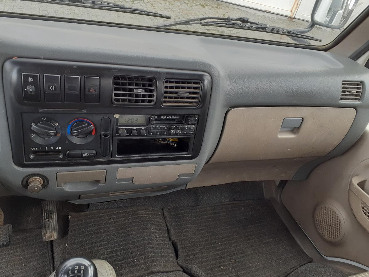 KIa K2500 · Ano 2003 — imagem 11