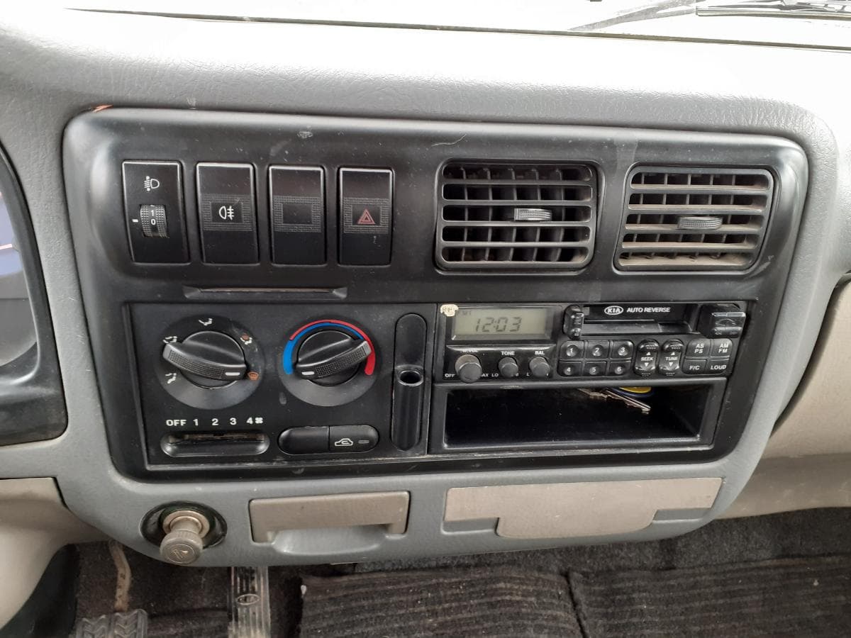 KIa K2500 · Ano 2003 — imagem 12
