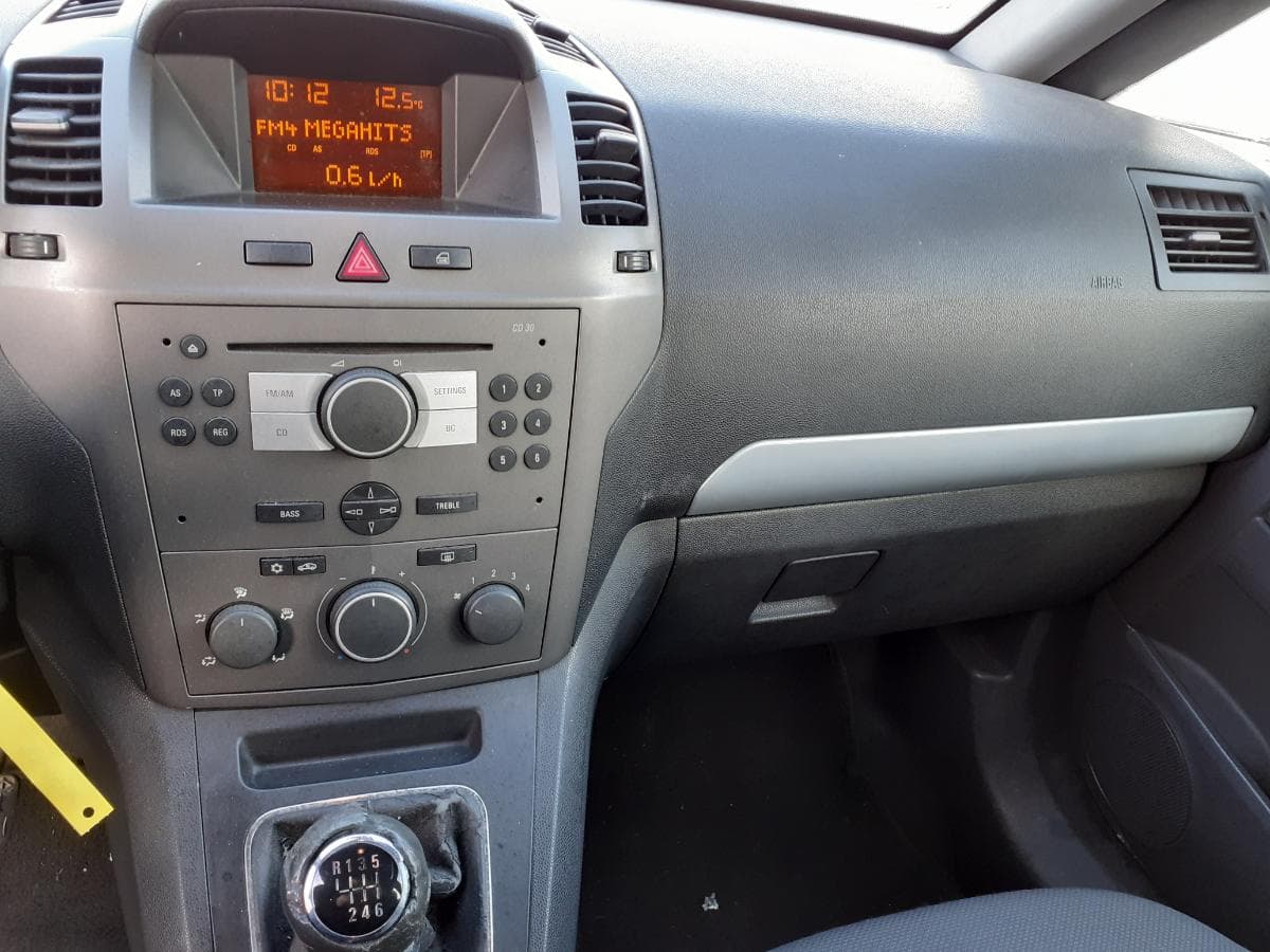 Opel Zafira 1.9 CDTI · 7 lugares — imagem 11