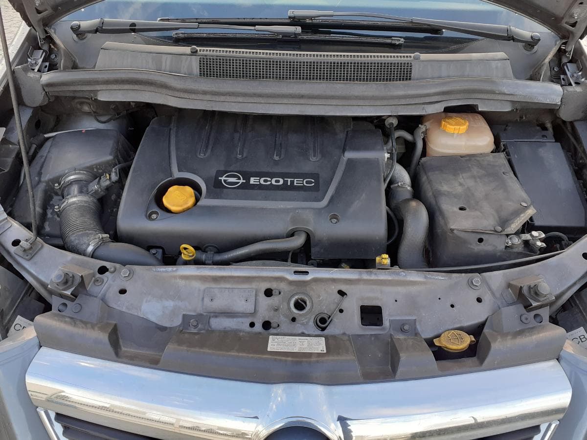 Opel Zafira 1.9 CDTI · 7 lugares — imagem 17