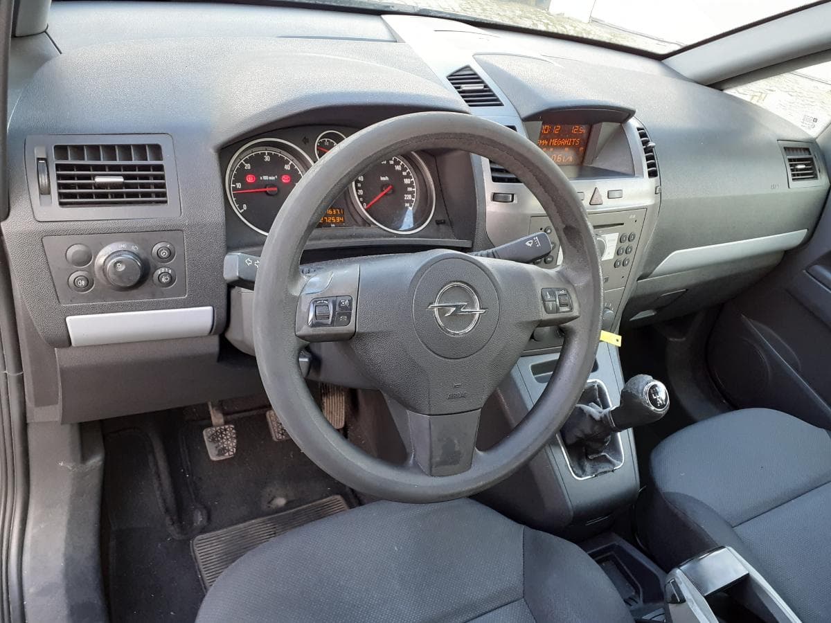 Opel Zafira 1.9 CDTI · 7 lugares — imagem 10