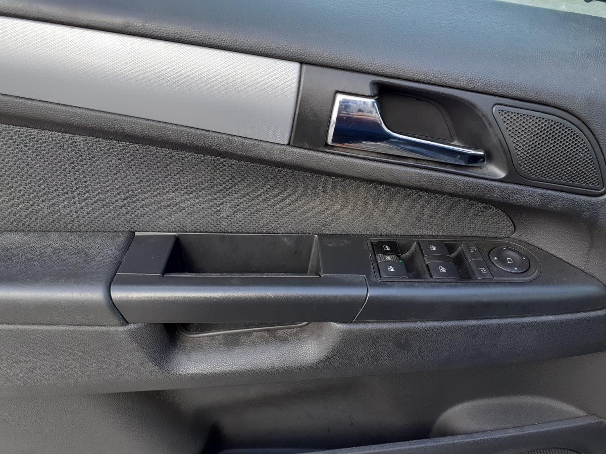 Opel Zafira 1.9 CDTI · 7 lugares — imagem 9