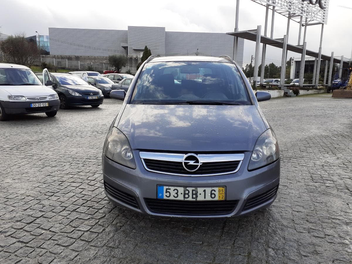 Opel Zafira 1.9 CDTI · 7 lugares — imagem 2