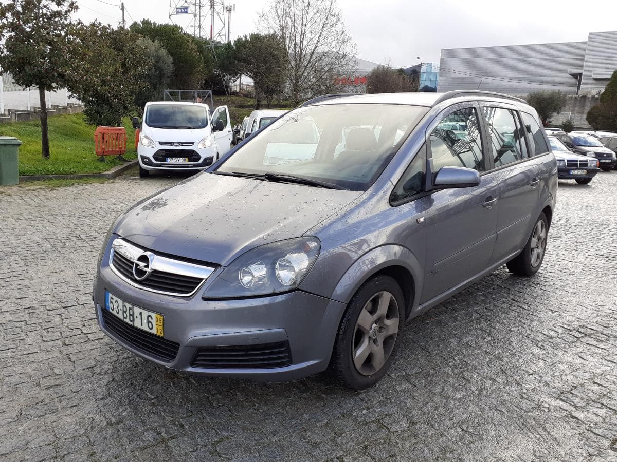 Opel Zafira 1.9 CDTI · 7 lugares — imagem 3