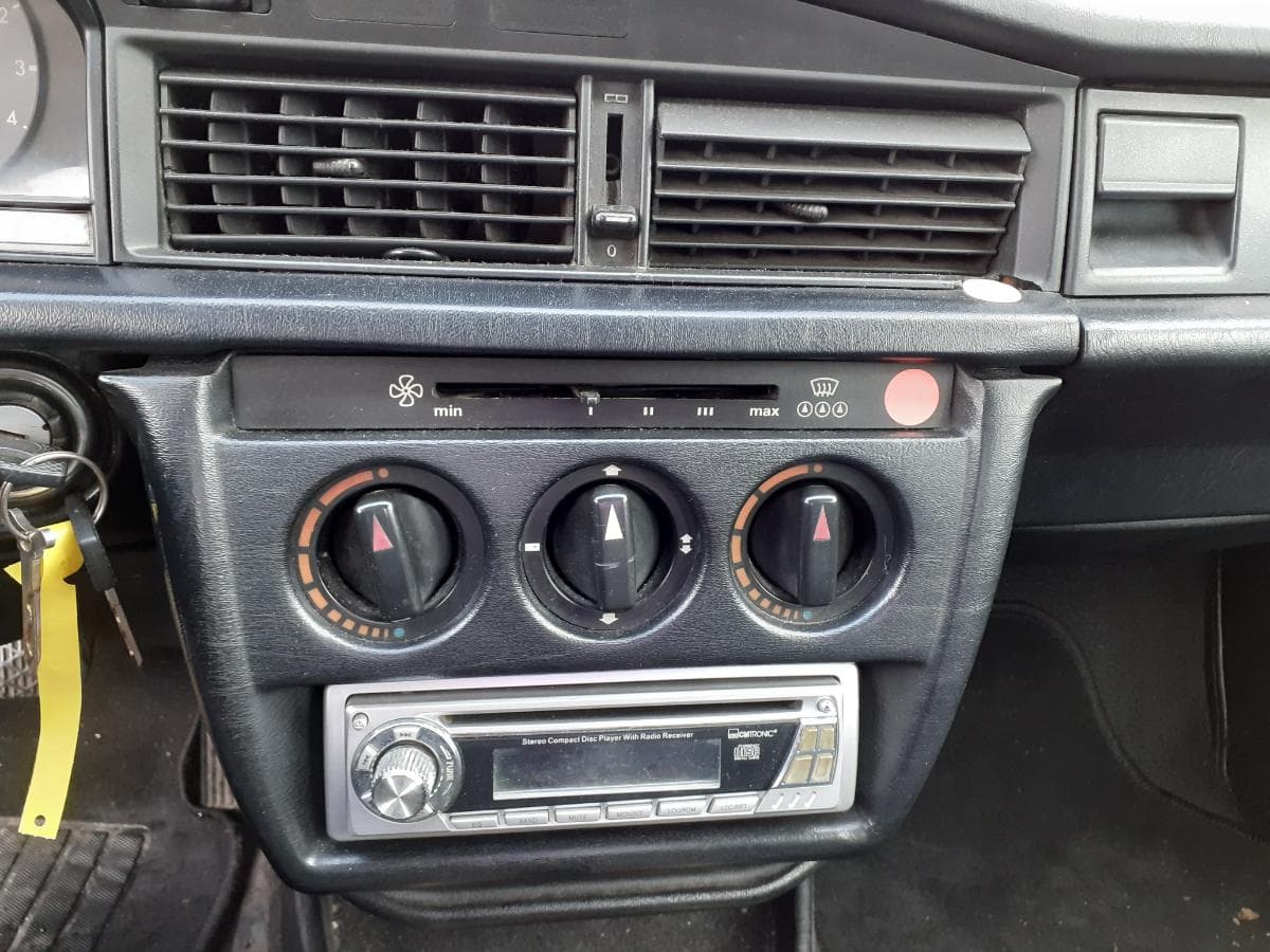 Mercedes-Benz 190 D, 75-21-DM · Paredes — imagen 13