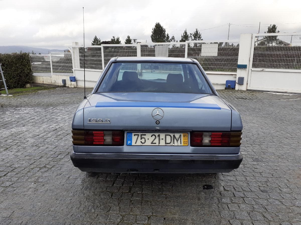 Mercedes-Benz 190 D, 75-21-DM · Paredes — imagen 5