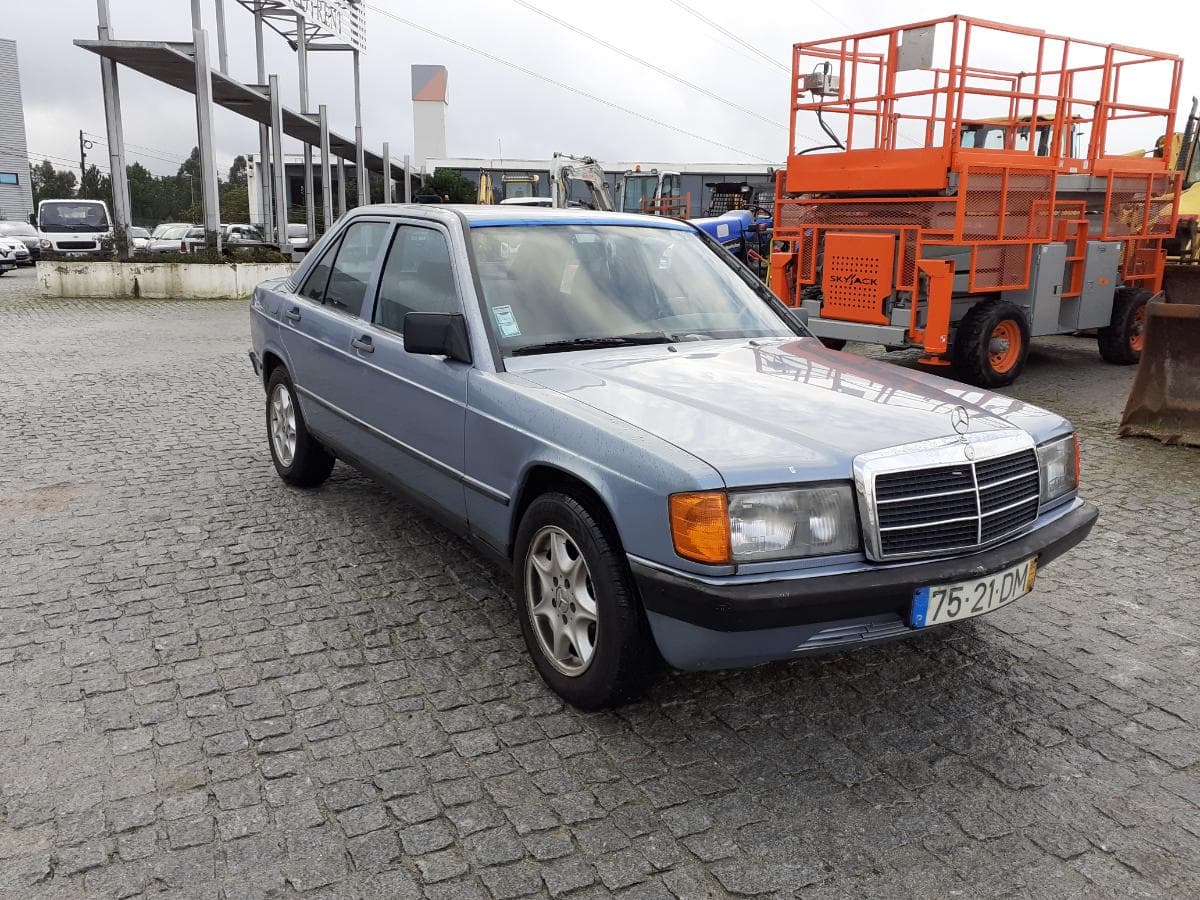 Mercedes-Benz 190 D, 75-21-DM · Paredes — imagen 1