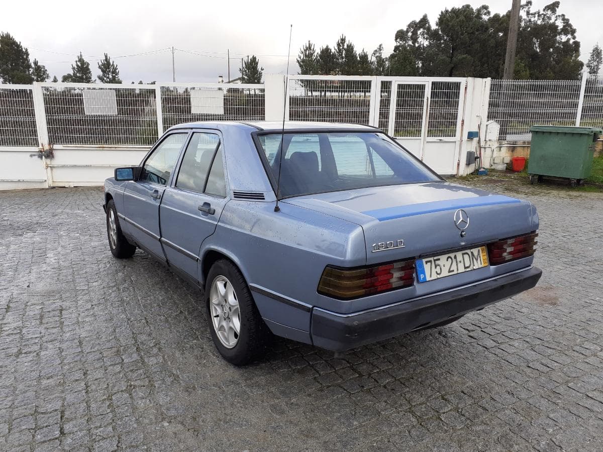 Mercedes-Benz 190 D, 75-21-DM · Paredes — imagen 4