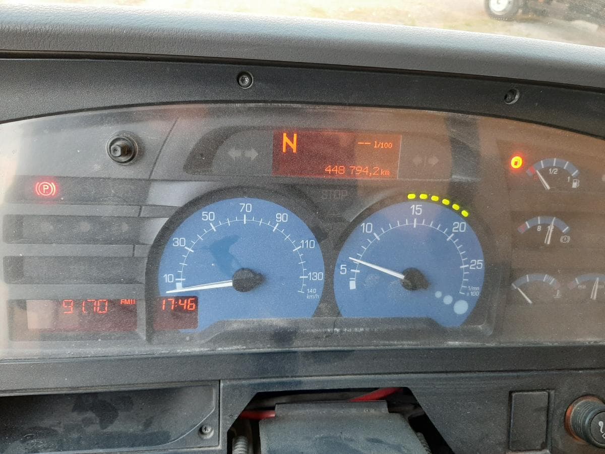 Renault 220 DCI Tribasculante · Ano 2002 — imagem 13