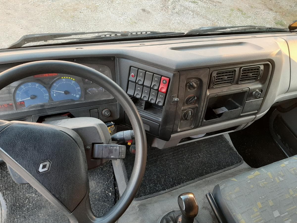Renault 220 DCI Tribasculante · Ano 2002 — imagem 9